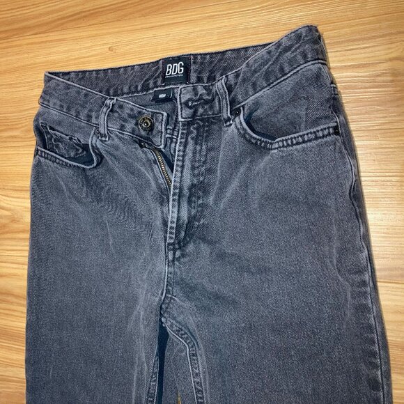 BDG Dark Grey Mom Jeans Size 25 - Picture 6 of 10